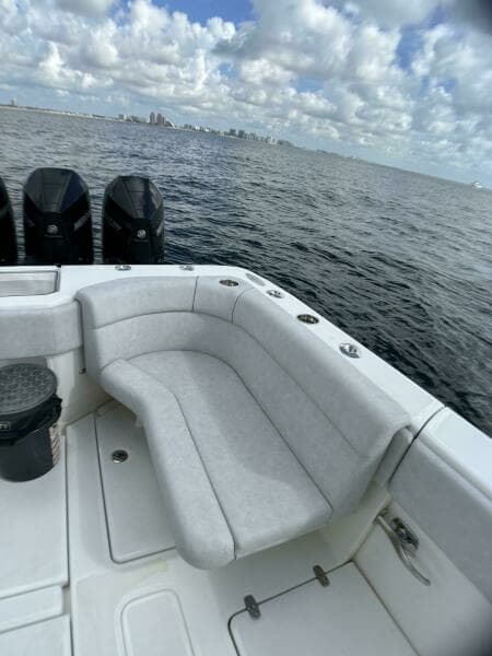 2022 SeaVee 390z Center Console