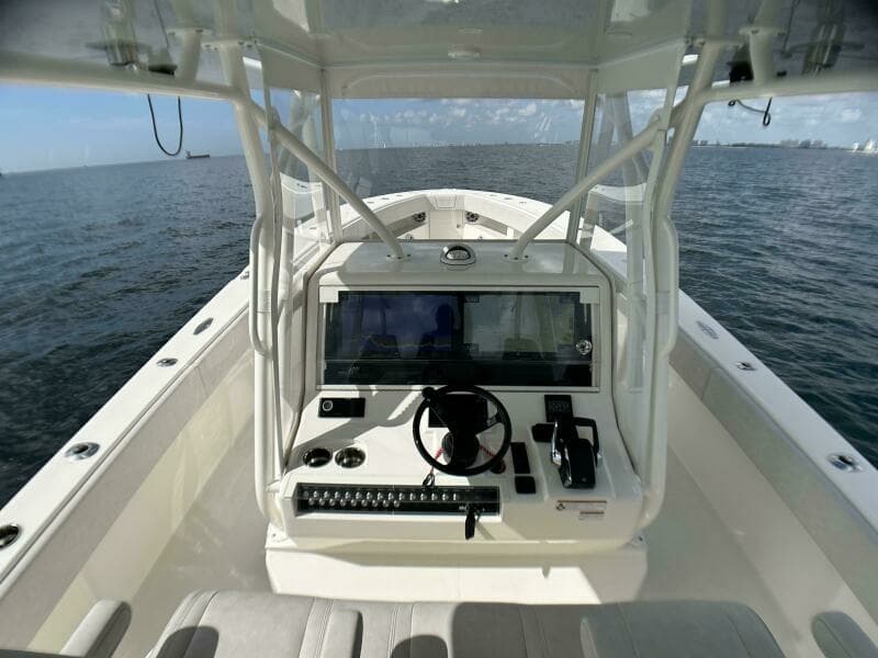 2022 SeaVee 390z Center Console