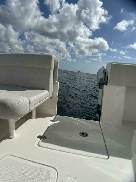 2022 SeaVee 390z Center Console