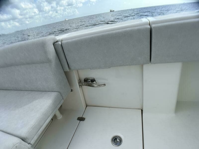 2022 SeaVee 390z Center Console