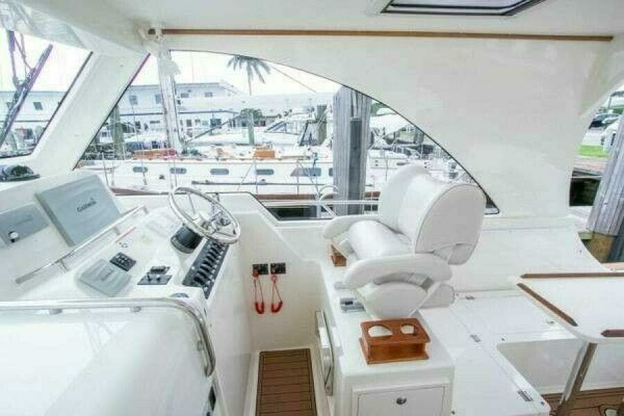 2016 Mainship M34 Pilot