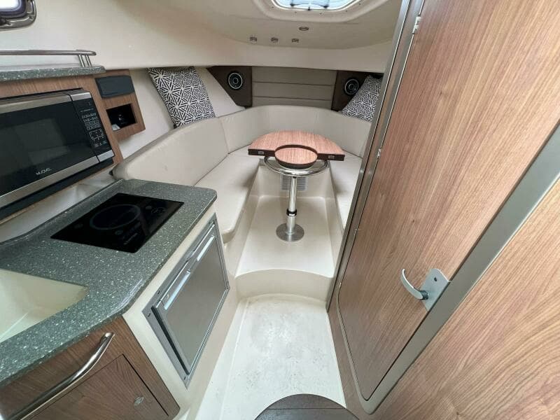 2017 Boston Whaler 285 Conquest