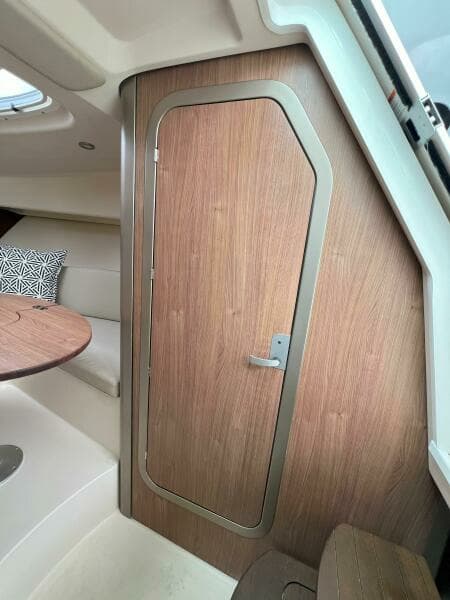 2017 Boston Whaler 285 Conquest