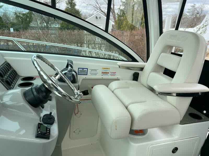 2017 Boston Whaler 285 Conquest