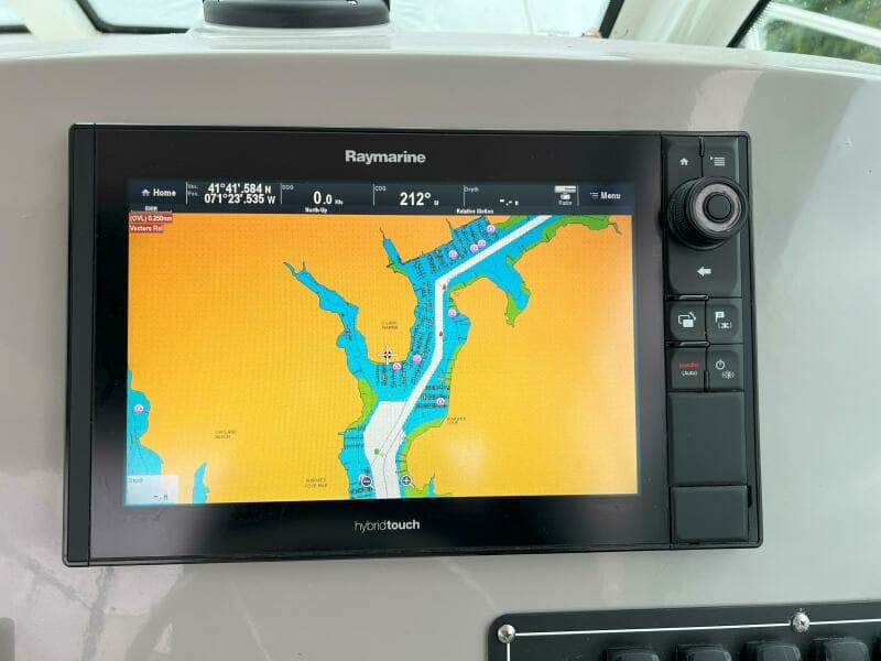 2017 Boston Whaler 285 Conquest