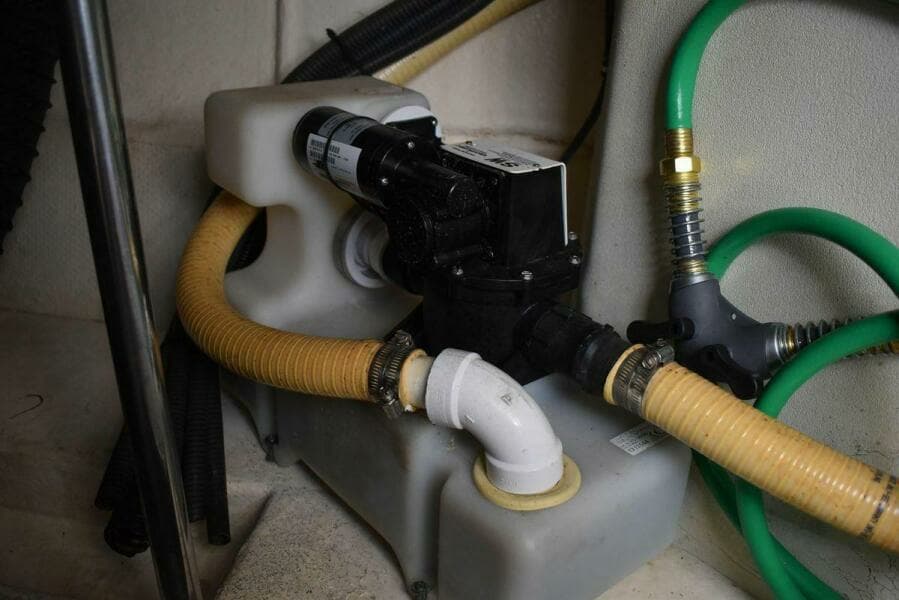 2005 Formula 37 Performance Cruiser