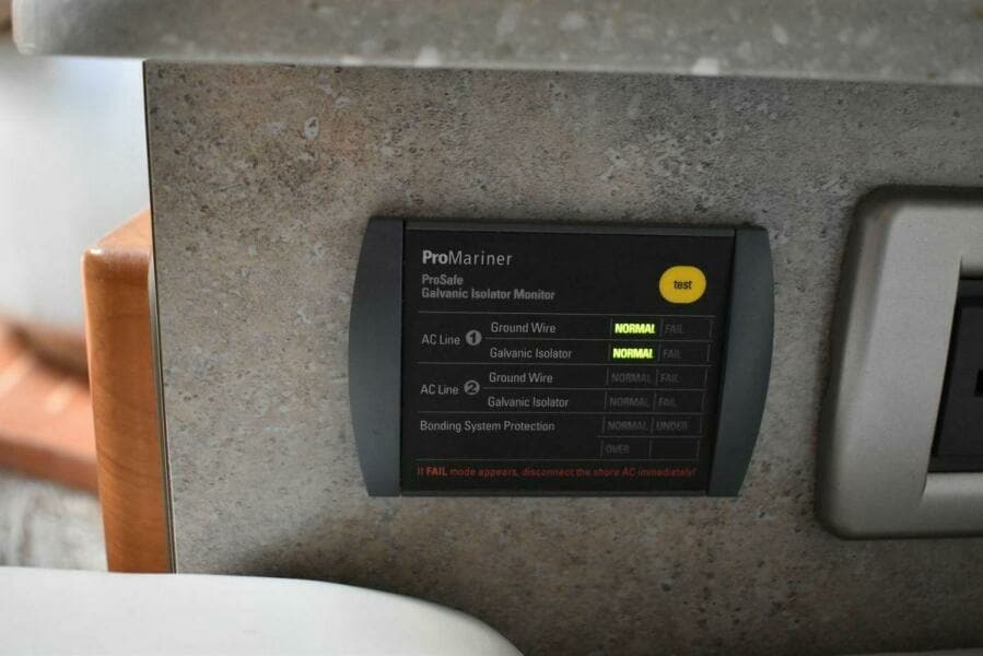 2005 Formula 37 Performance Cruiser