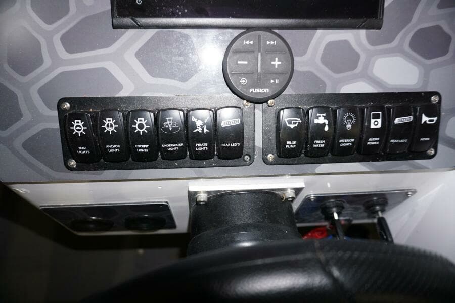 1998 32 Active Thunder 32 CC Ms. Rita Helm  (6)