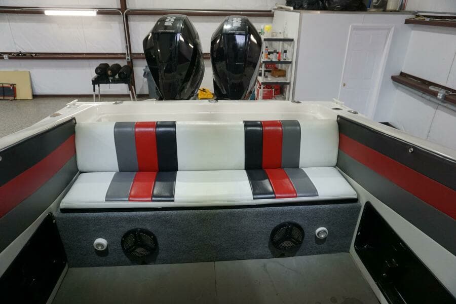 1998 32 Active Thunder 32 CC Ms. Rita Aft Seat (1)