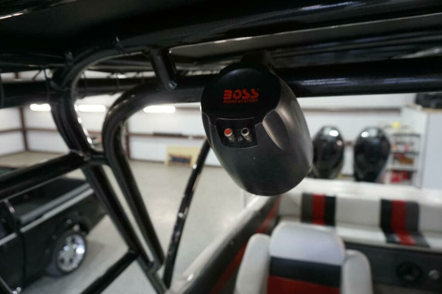 1998 32 Active Thunder 32 CC Ms. Rita Canvas Top Speakers (3)