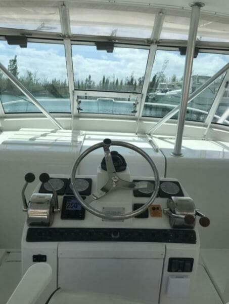 2002 Luhrs 32 Open