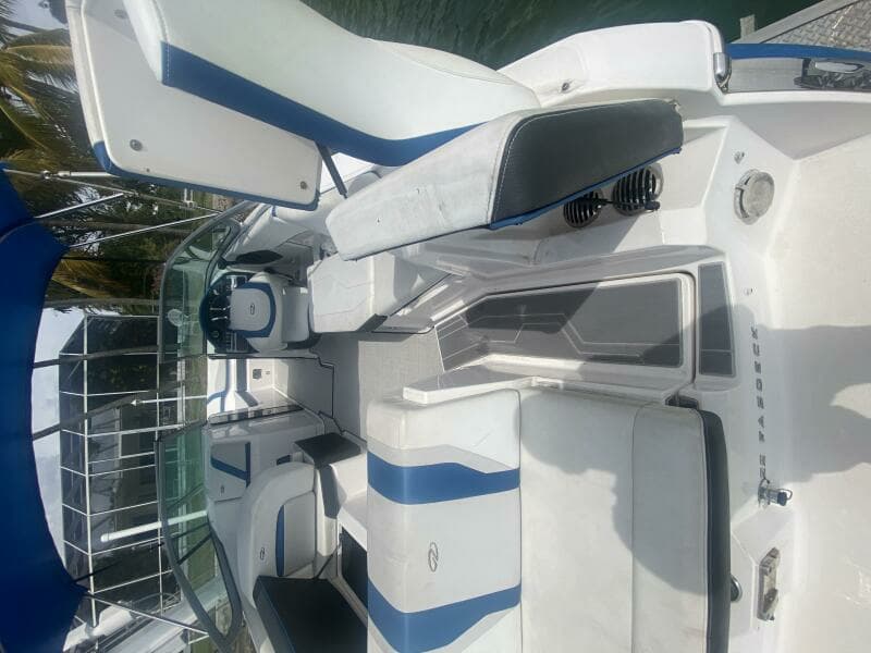 2016 Regal 22 Fasdeck