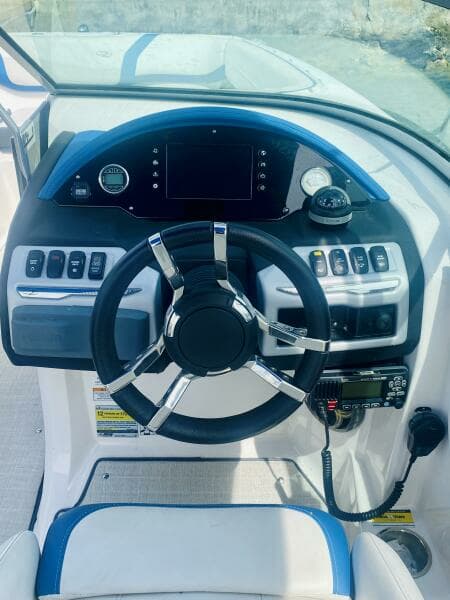 2016 Regal 22 Fasdeck