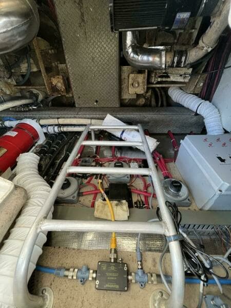 2000 Regal 4160 Commodore