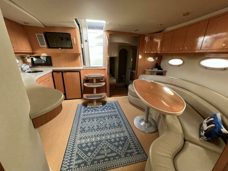 2000 Regal 4160 Commodore