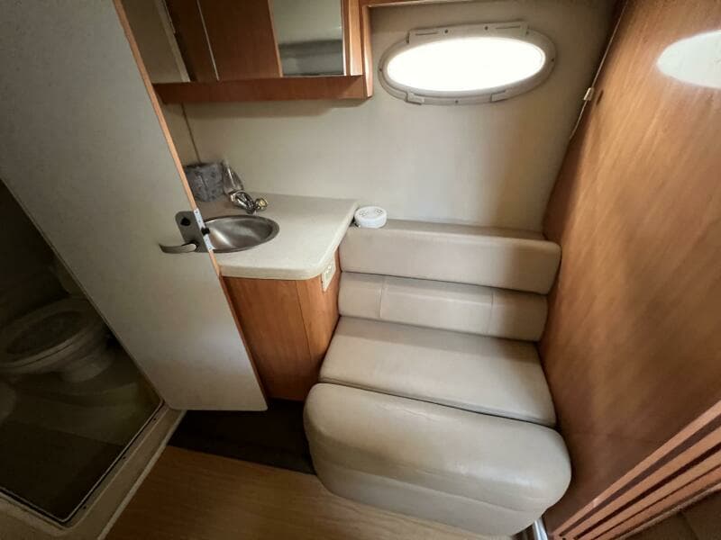 2000 Regal 4160 Commodore