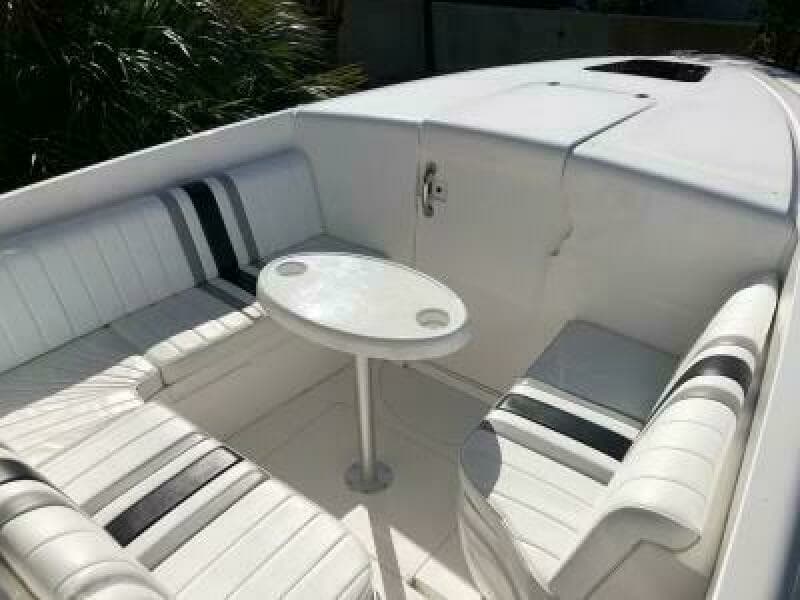 2011 Intrepid 323 Cuddy