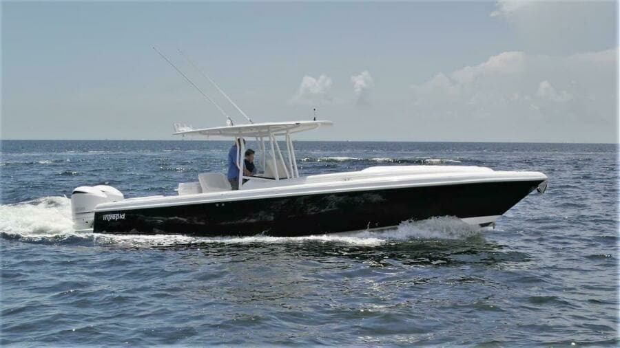 2011 Intrepid 323 Cuddy