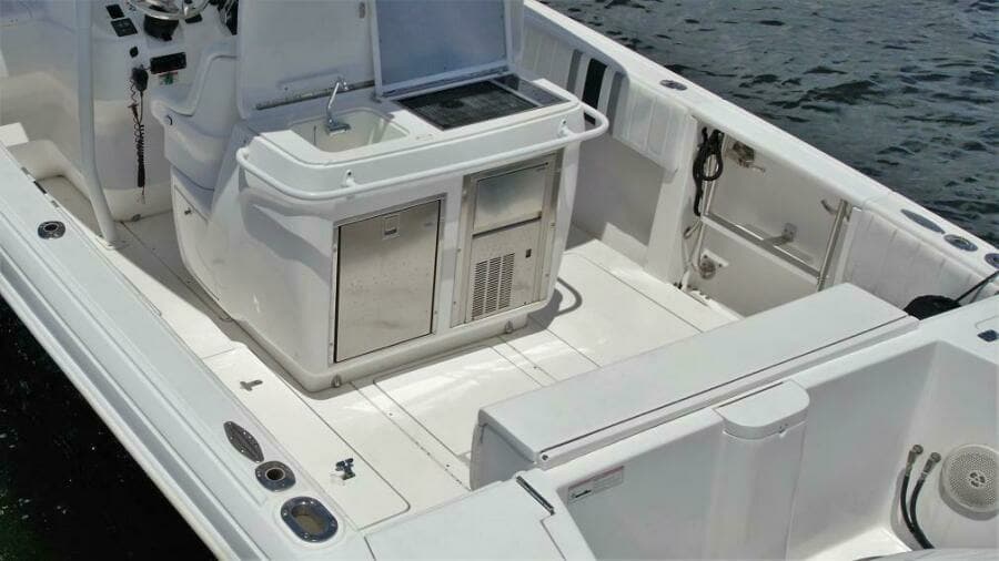 2011 Intrepid 323 Cuddy