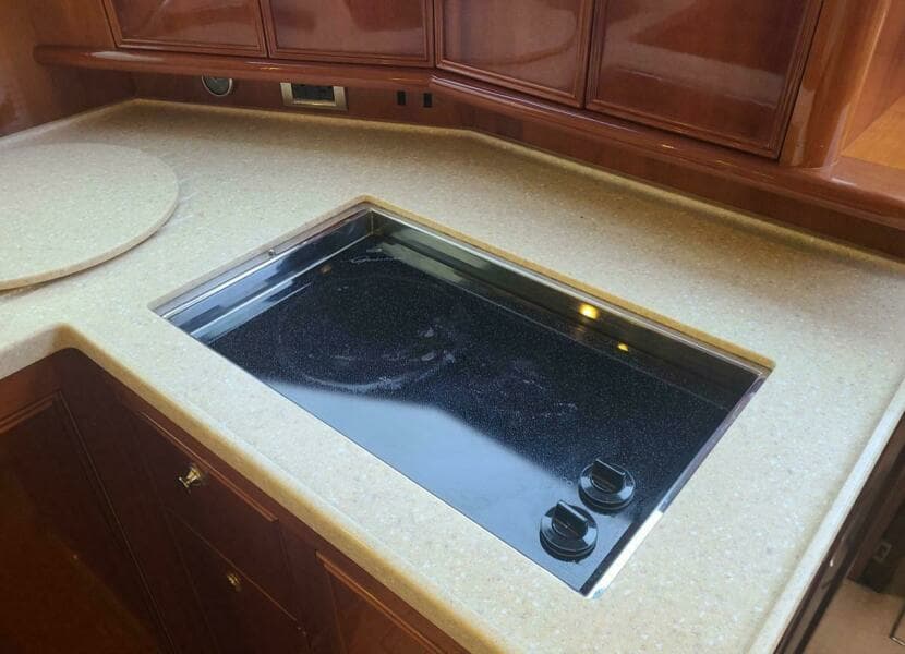 2009 Riviera 47 Enclosed Flybridge Series II