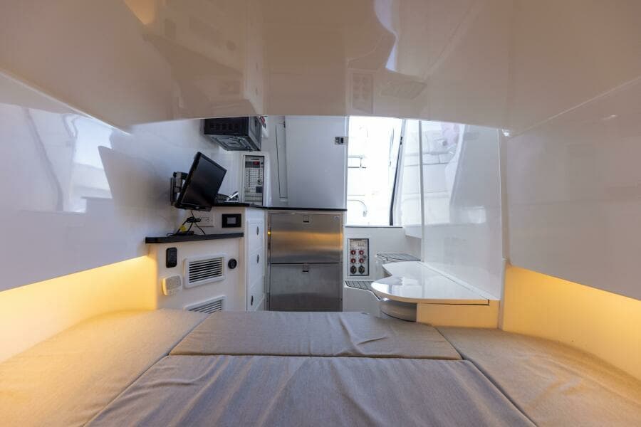 2021 Contender 39 FA