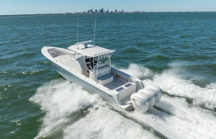 2021 Contender 39 FA