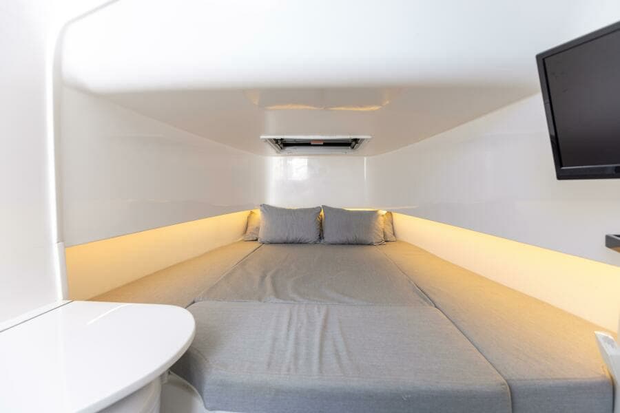 2021 Contender 39 FA