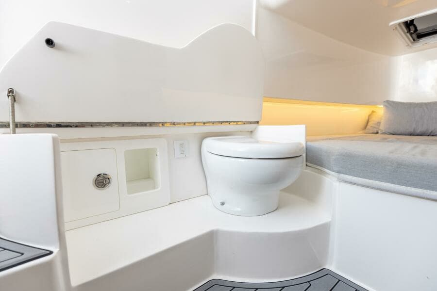 2021 Contender 39 FA