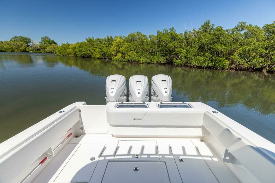 2021 Contender 39 FA