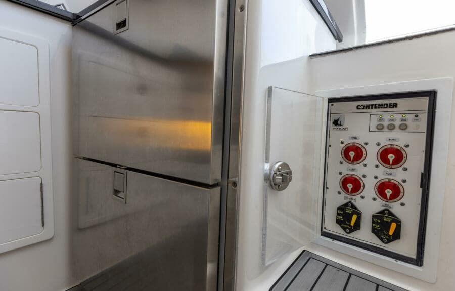 2021 Contender 39 FA