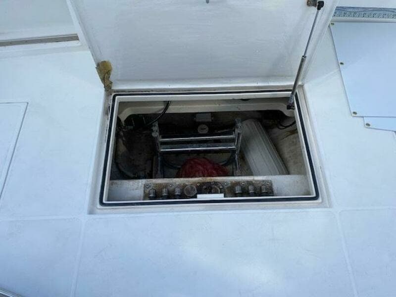 2000 Cabo 35 Express