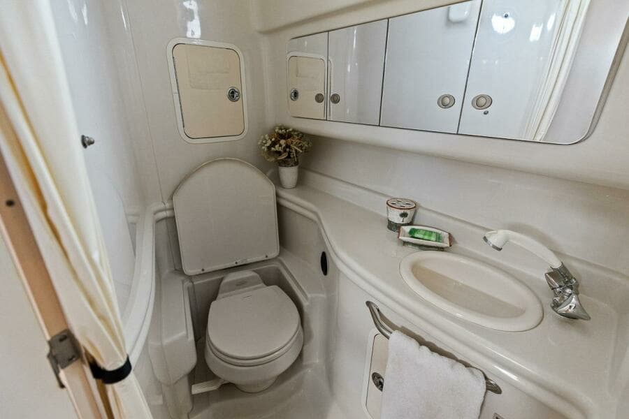 2006 Sea Ray 320 Sundancer