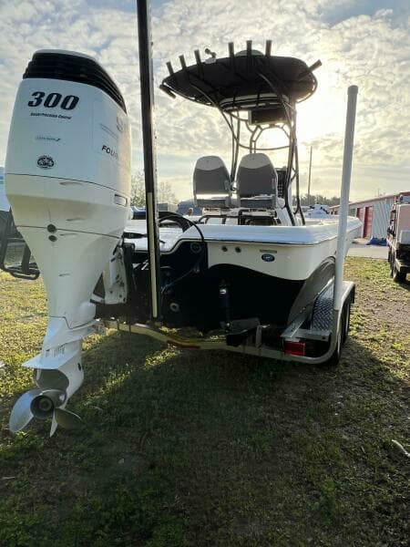 2016 Blue Wave 2400 Pure Bay