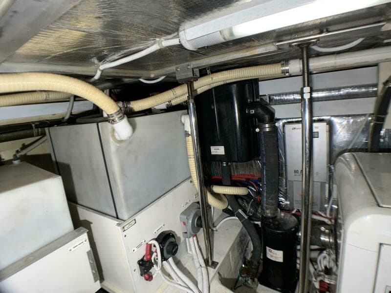 2006 Carver 56 Voyager