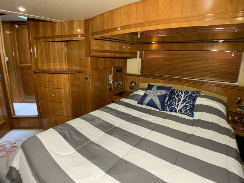 2006 Carver 56 Voyager