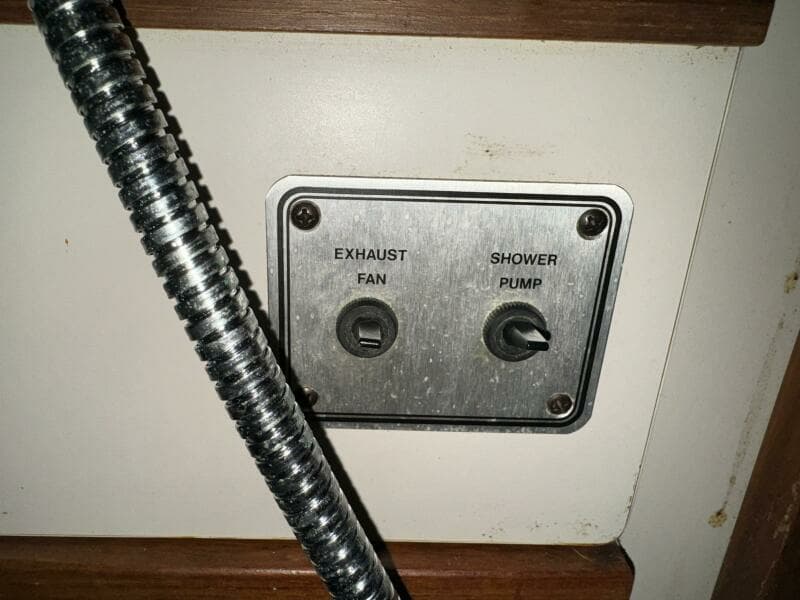 1990 Carver Mariner 3297