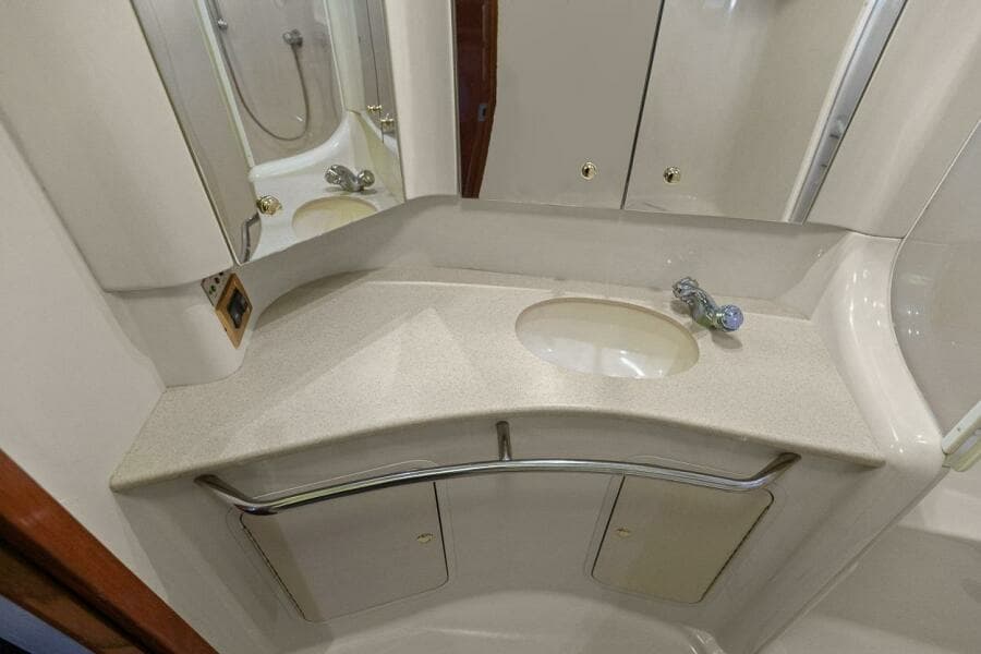 2000 Sea Ray 480 Sedan Bridge