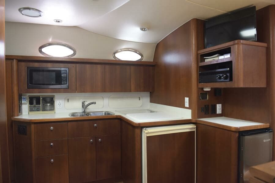 40 Tiara 1995 400 EXP 'SPROUT' Galley