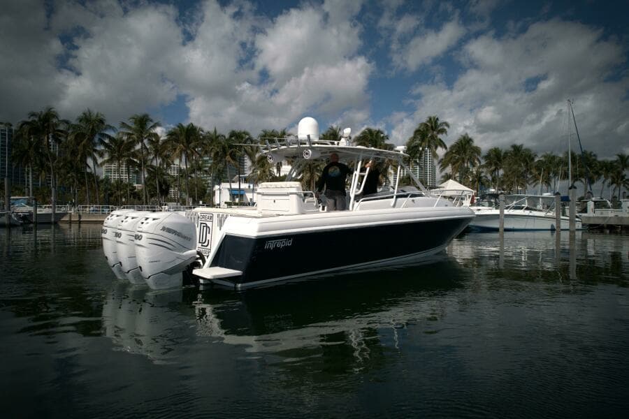2002 Intrepid 377 Walkaround Cuddy