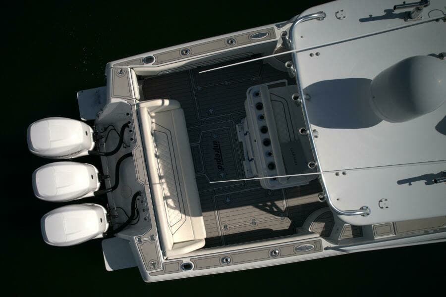 2002 Intrepid 377 Walkaround Cuddy