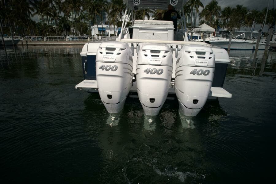 2002 Intrepid 377 Walkaround Cuddy