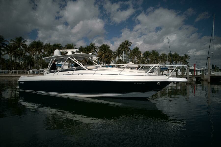 2002 Intrepid 377 Walkaround Cuddy