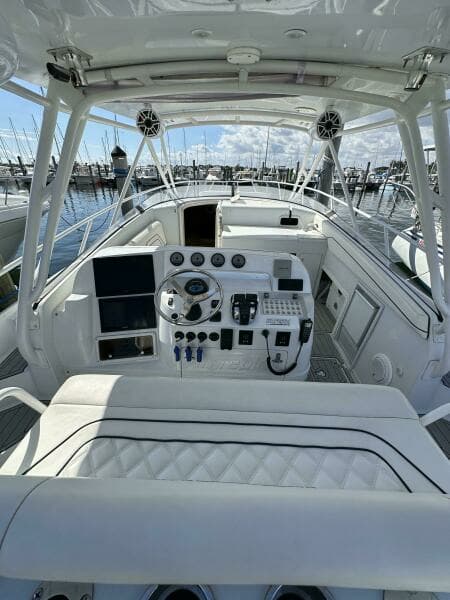 2002 Intrepid 377 Walkaround Cuddy