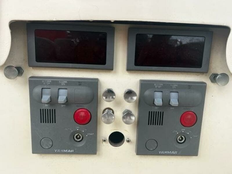 LITTLE EVA_Yanmar Engine Instruments