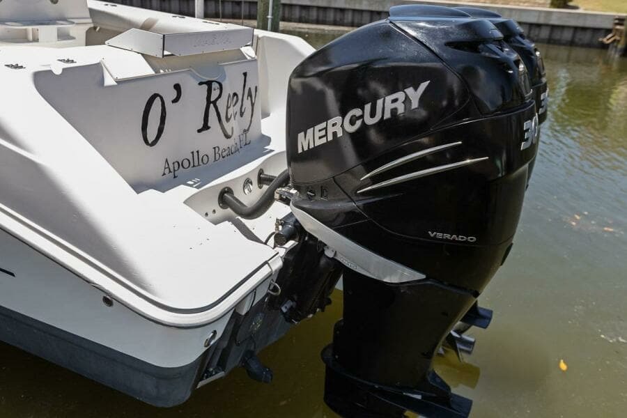 2005 Boston Whaler 270 Outrage
