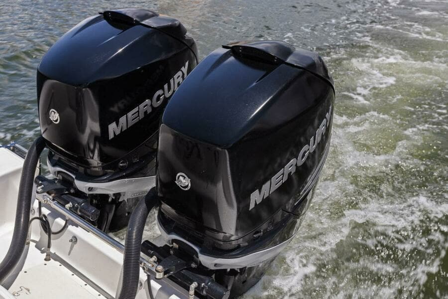 2005 Boston Whaler 270 Outrage