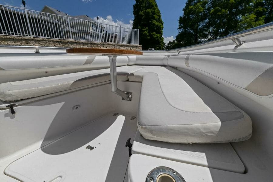 2005 Boston Whaler 270 Outrage