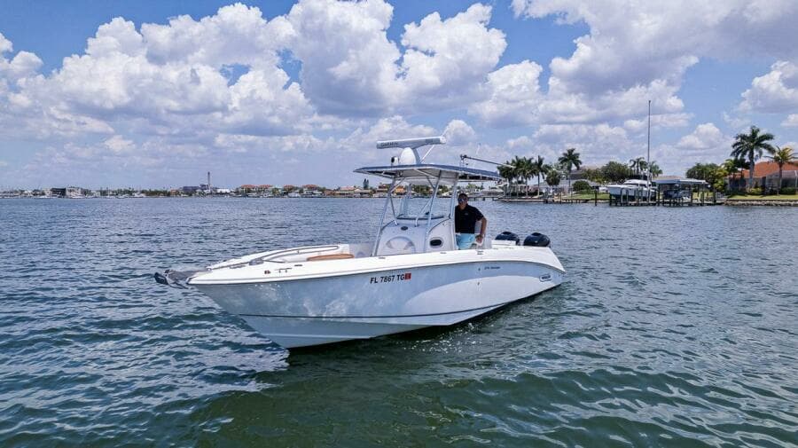 2005 Boston Whaler 270 Outrage