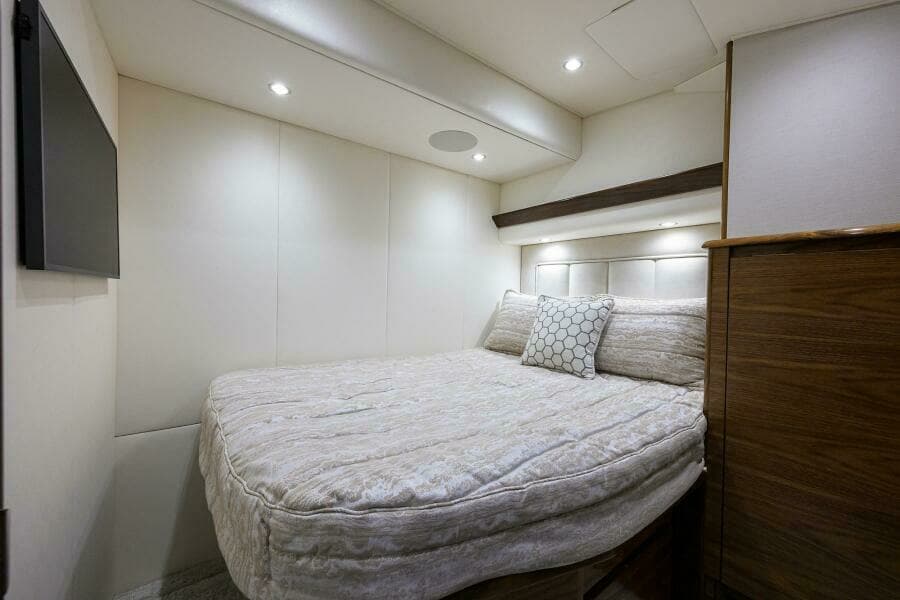 Viking 54 - TROUBLE FREE - Master Stateroom