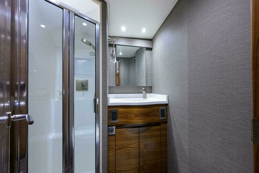 Viking 54 - TROUBLE FREE - Master Head